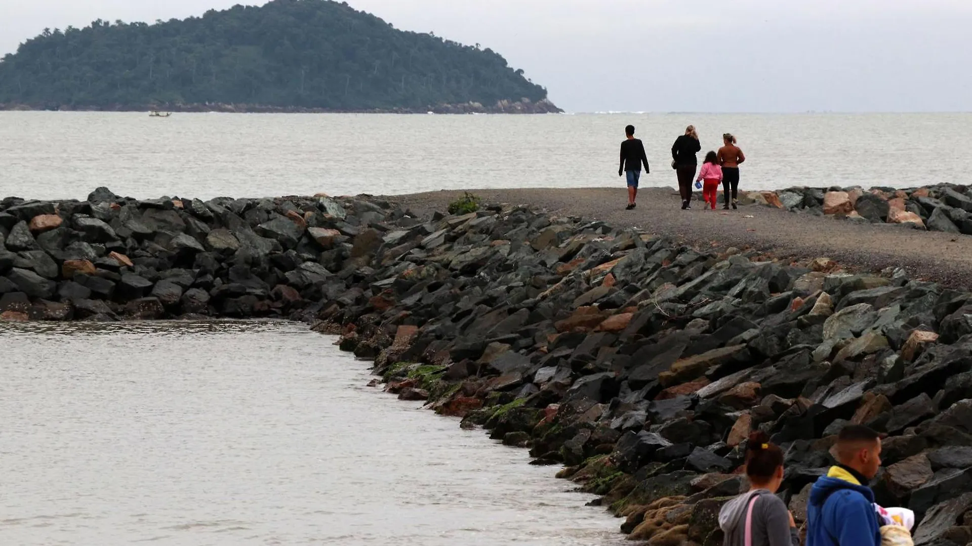 Curta Praia de Armação - Casa Coqueiro Penha  Casa de Férias